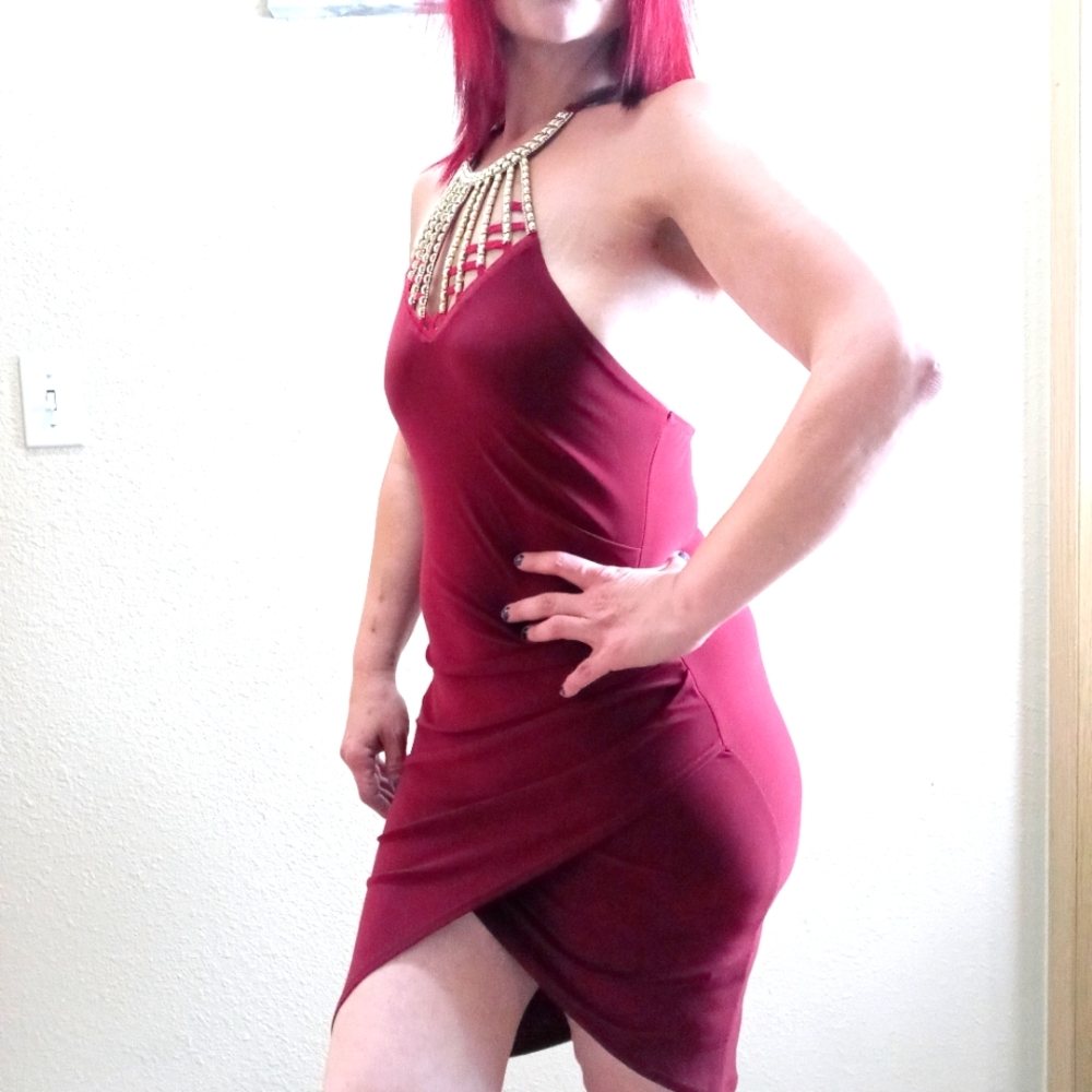 Sabora asymmetrical maroon soft criss cross back